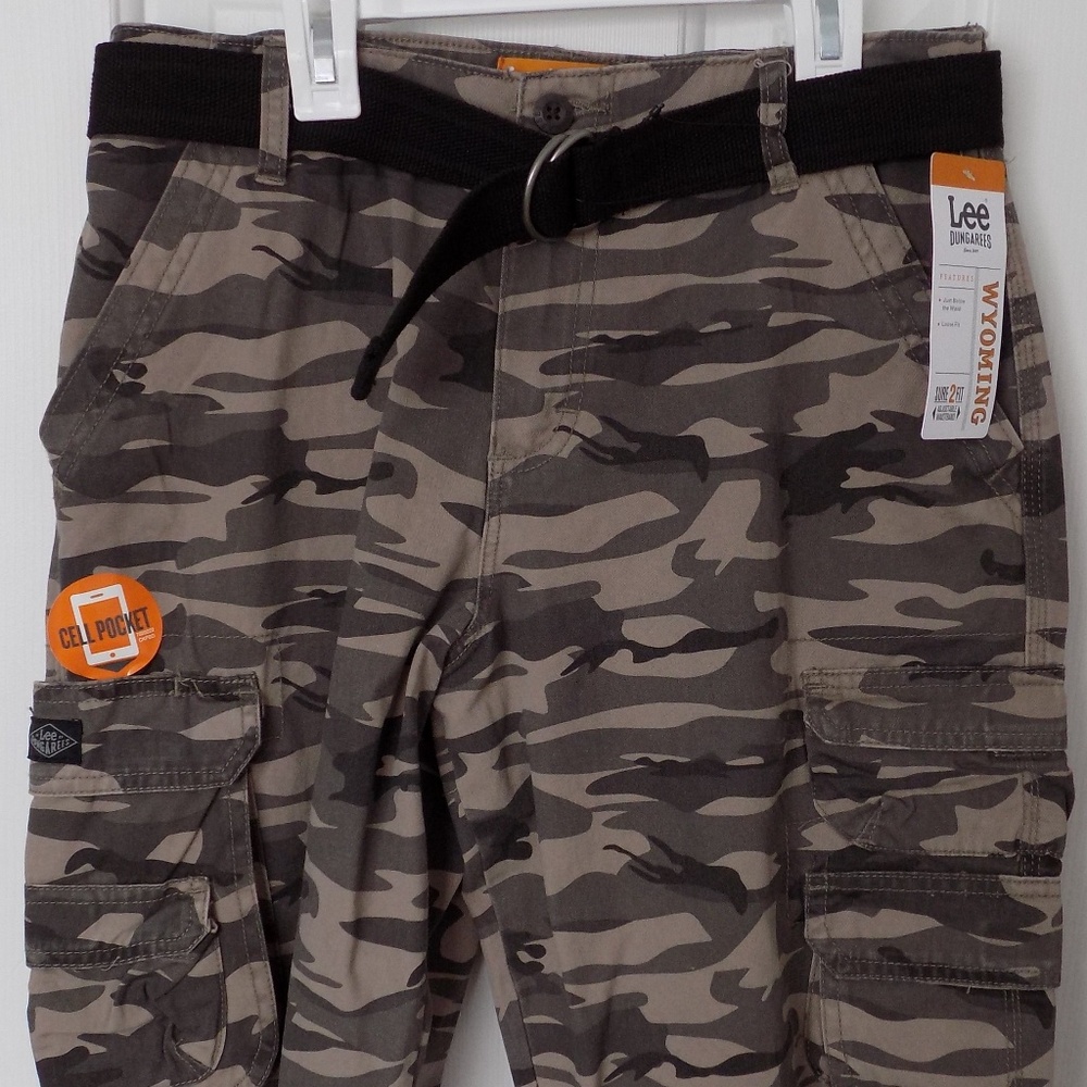 LEE Dungarees Wyoming belted Cargo SHORTS CAMO -18